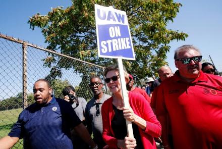 Elizabeth Warren joins GM picket line as strike enters day 7: asset-mezzanine-16x9