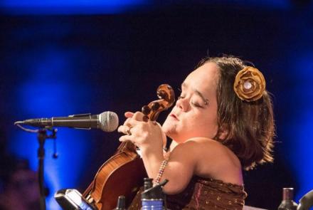 How violinist Gaelynn Lea redefines who can be a musician: asset-mezzanine-16x9