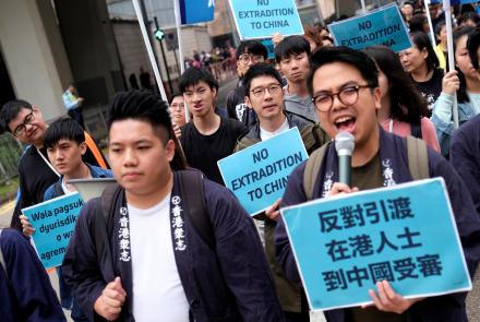 Hong Kong protesters fear bill allowing extradition to China: asset-mezzanine-16x9