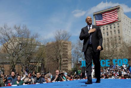 How Cory Booker aims to stand out from a crowded 2020 field: asset-mezzanine-16x9