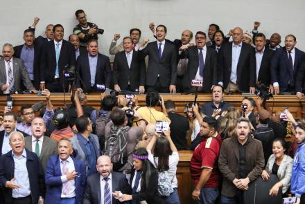 Dueling parliaments deepen Venezuela's political crisis: asset-mezzanine-16x9